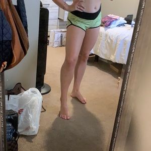 Lulu lemon 2.5 inch inseam shorts